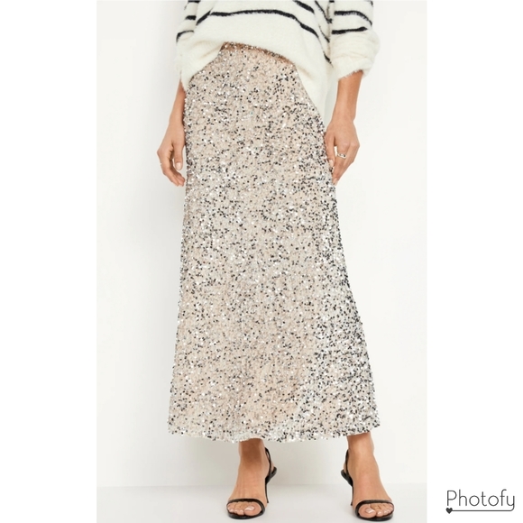 NWT Women's Old Navy Silver Sequin Thanksgiving / Christmas A-Line Maxi Skirt - Picture 1 of 16